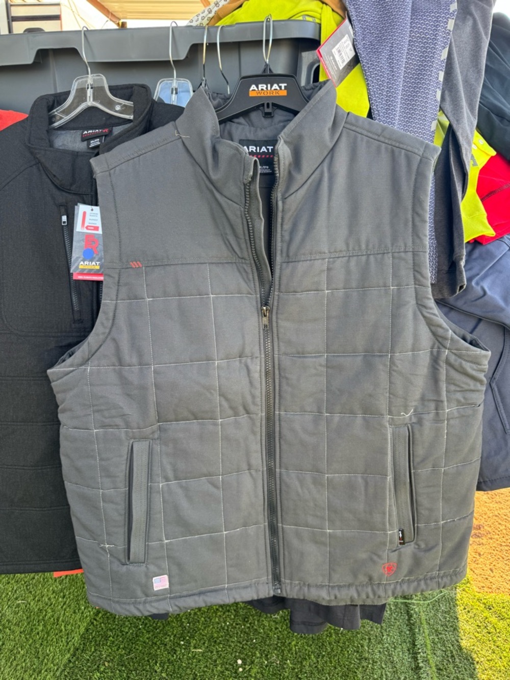 Ariat Men's Quilted Vest in Charcoal